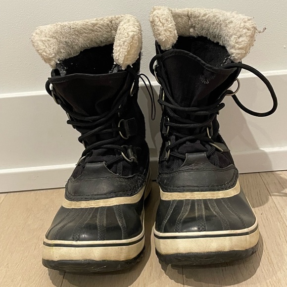 Women’s Sorel winter boots - Picture 1 of 4